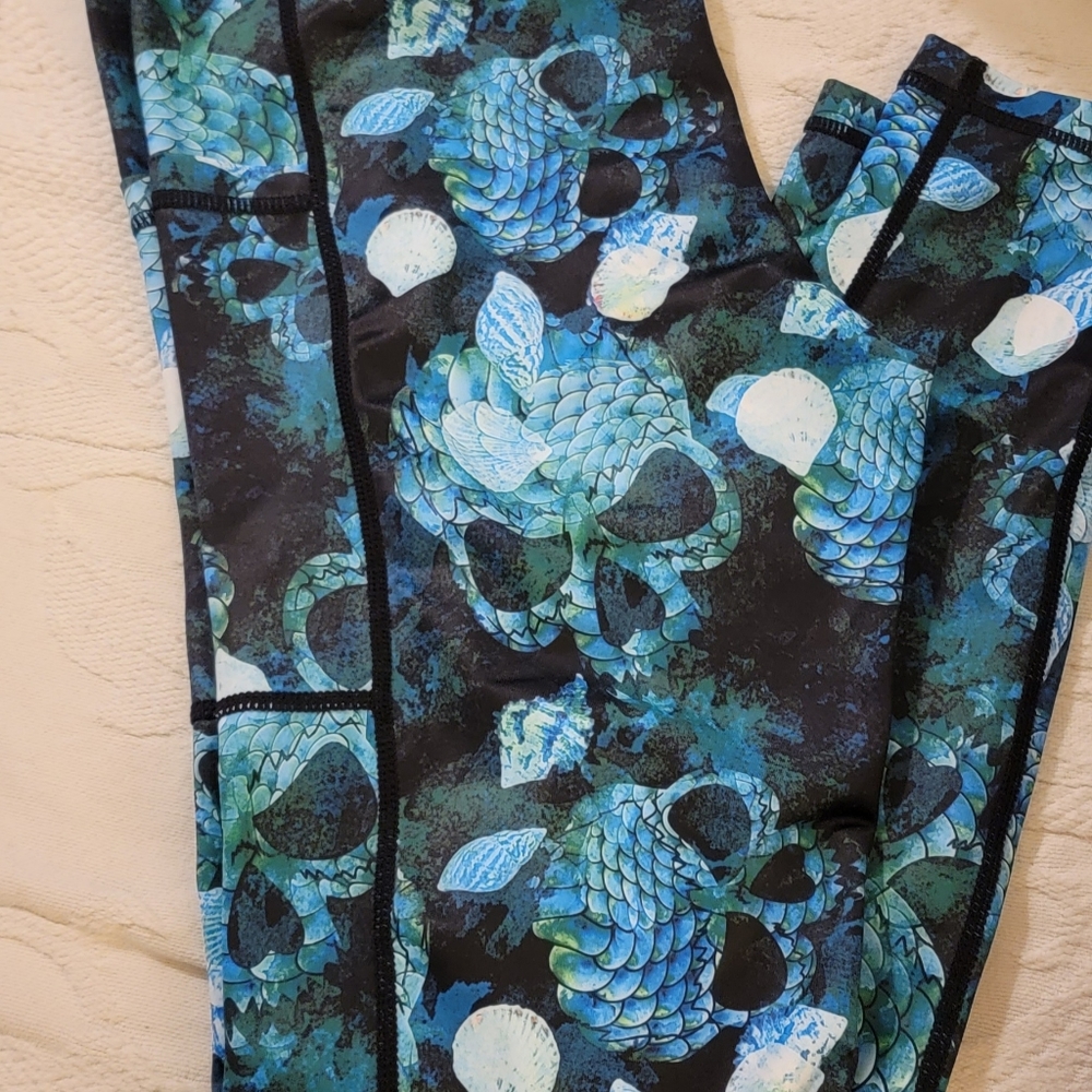 CVG RETIRED Mermaid Skulls